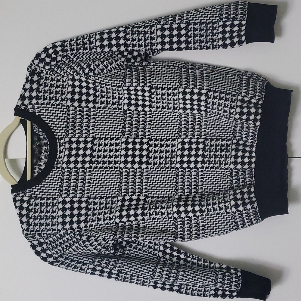 Women's Top Size M